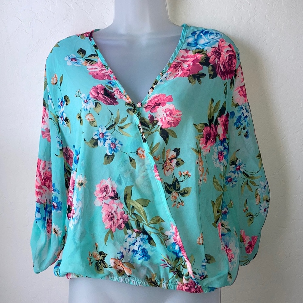 Chiffon Floral V-neck top 3/4 sleeve sheer top Lg